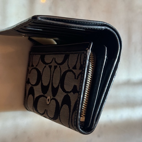 Coach Mono Snap Wallet - Picture 6 of 9